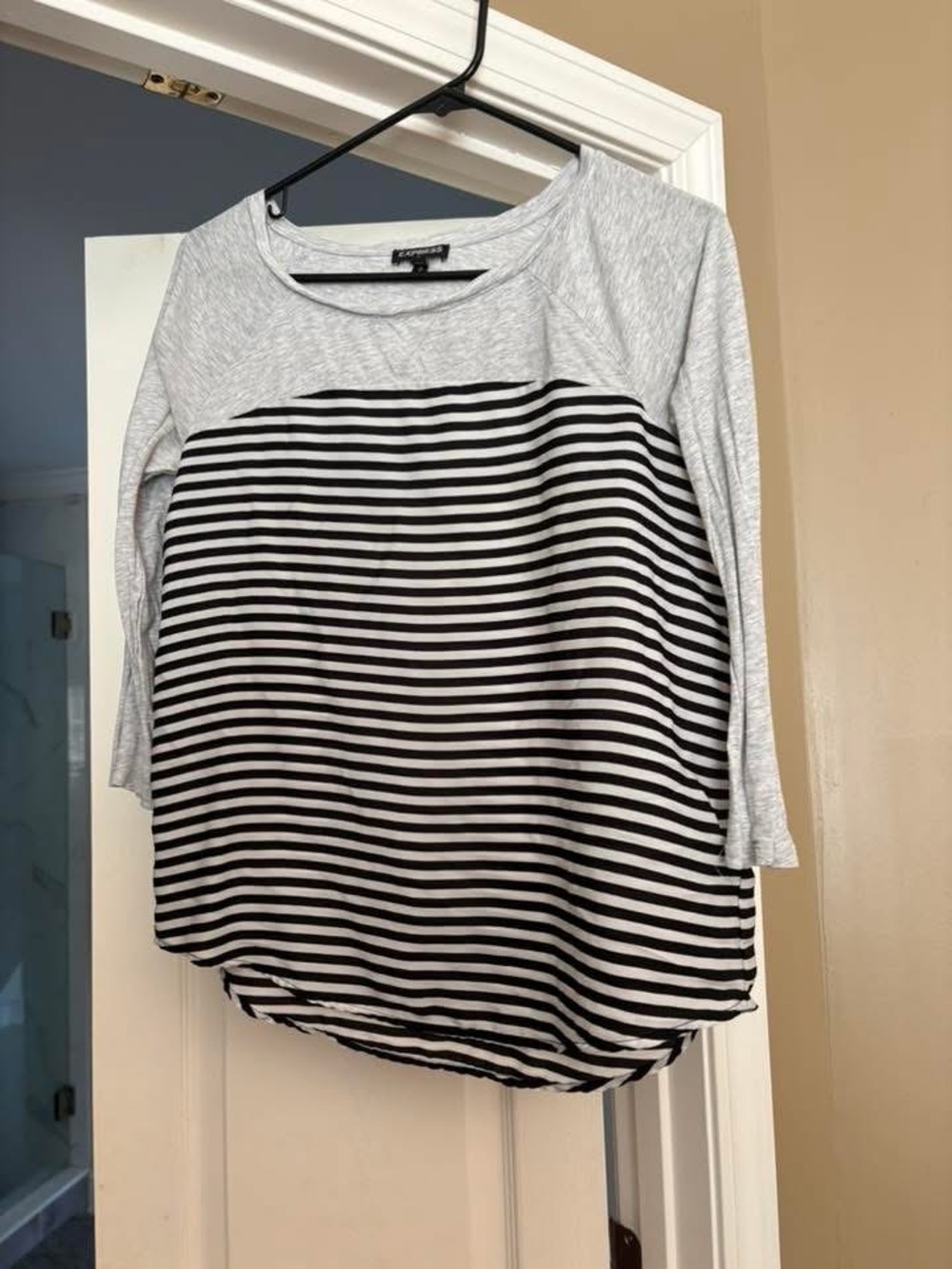 Lightweight Striped Crewneck Top - Black & Gray